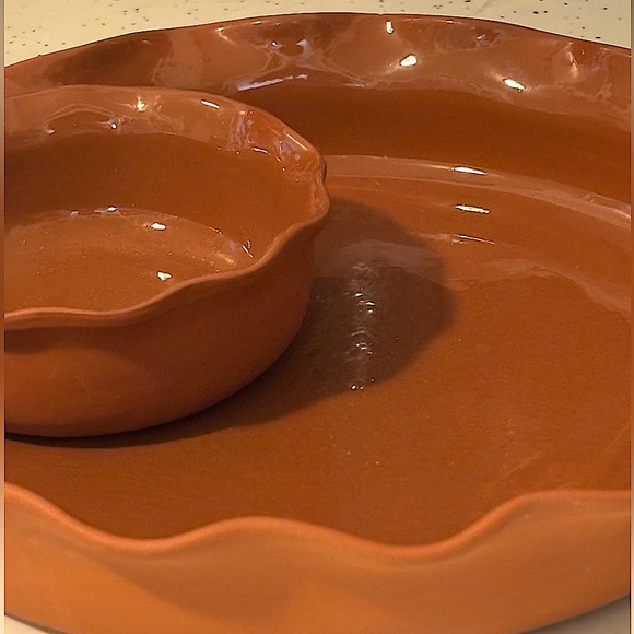 Crate and Barrel 1 Piece Chip & Dip Serving Tray.Glazed Terra Cotta 11.5 Across - Picture 7 of 9